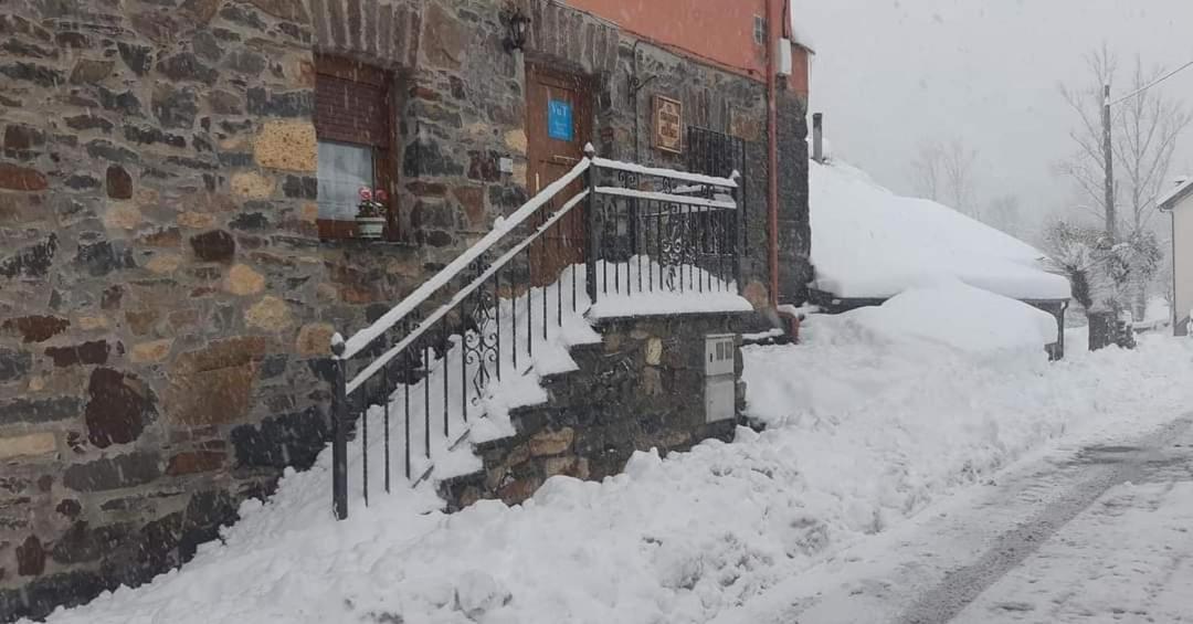 Villa Casa Antonio Y Benina Sosas de Laciana Esterno foto
